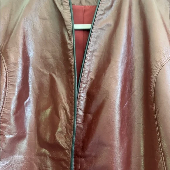 Vintage 70s style Women's Burgundy Leather Coat - Picture 5 of 10
